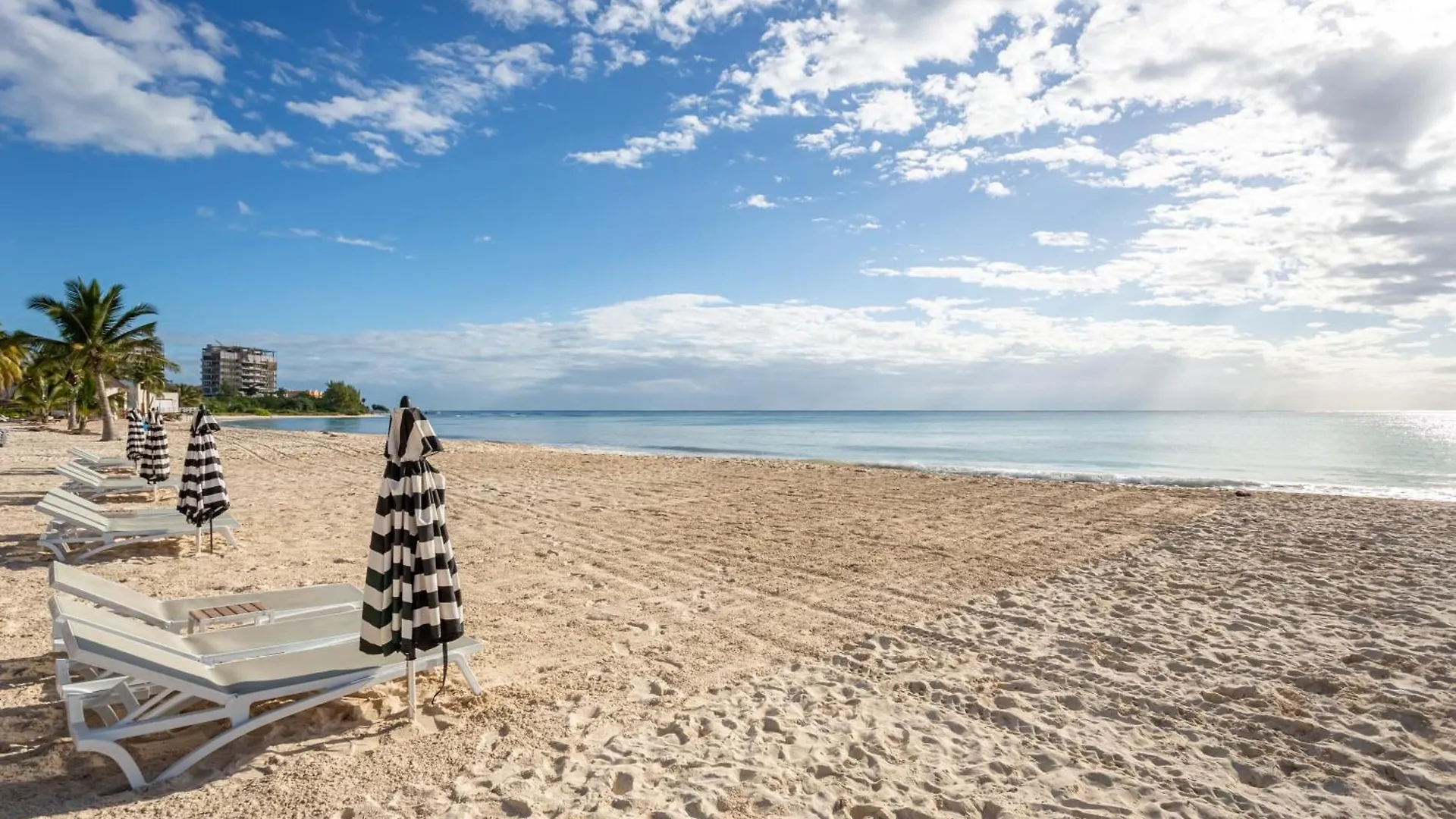 Apartment Casa Las Perlas New !! At Mareazul Condo Playa del Carmen Mexico