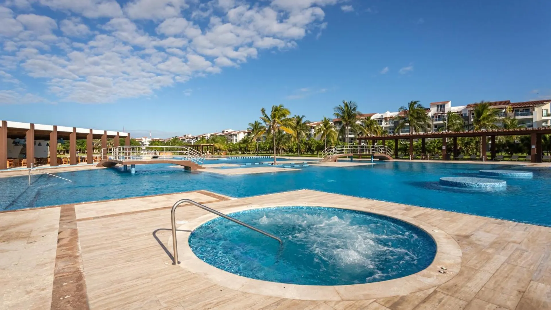 Apartment Casa Las Perlas New !! At Mareazul Condo Playa del Carmen Mexico