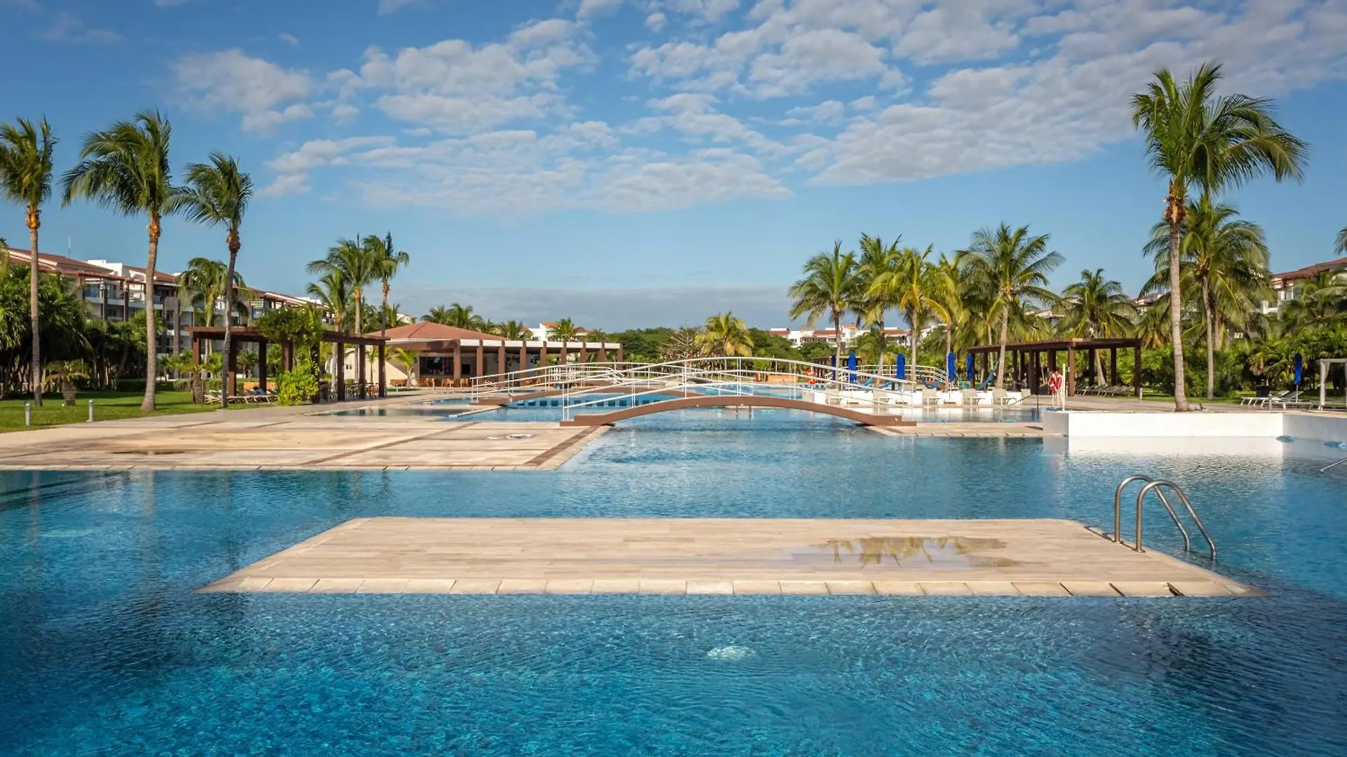 Casa Las Perlas New !! At Mareazul Condo Playa del Carmen