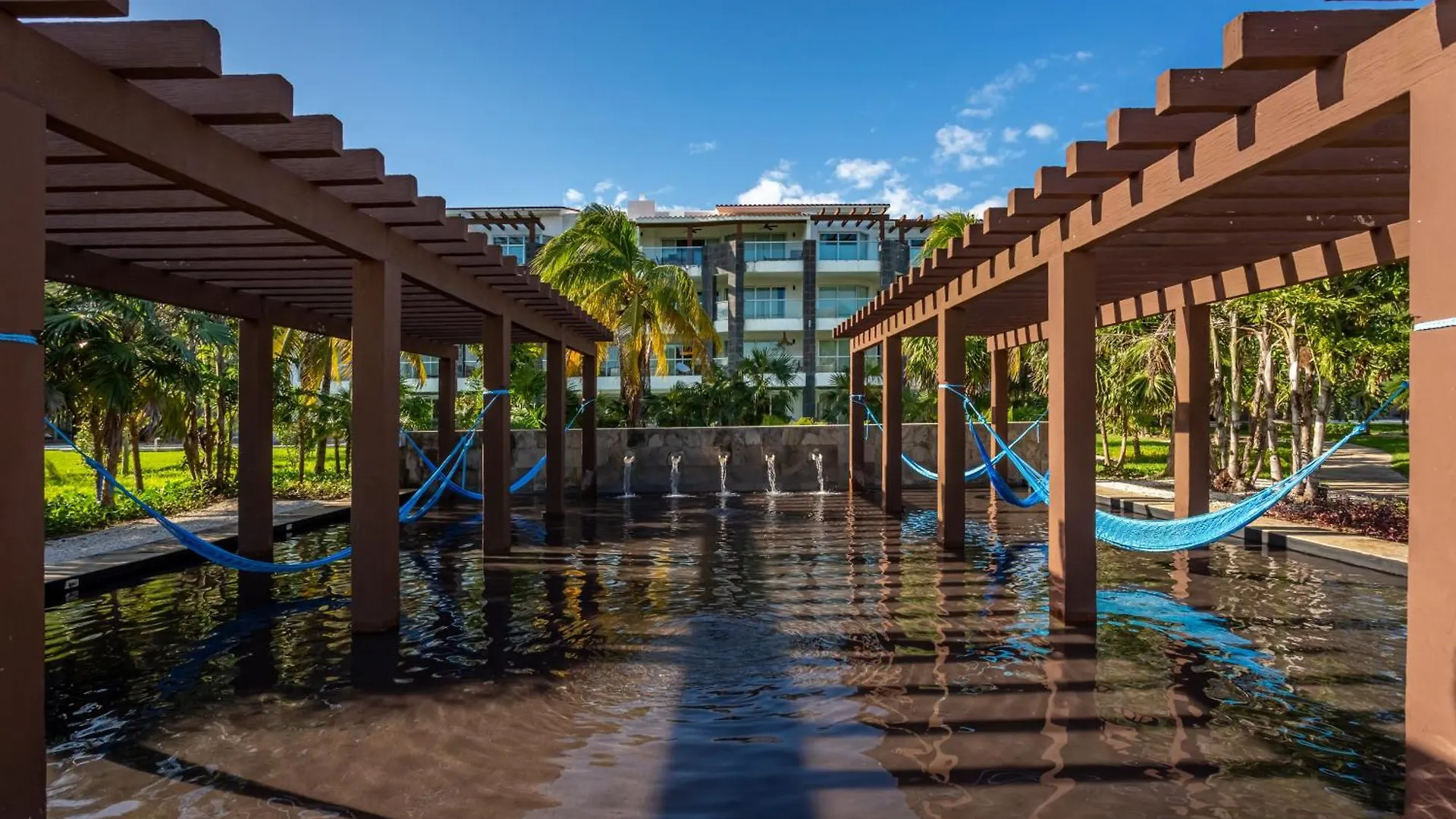 Apartment Casa Las Perlas New !! At Mareazul Condo Playa del Carmen