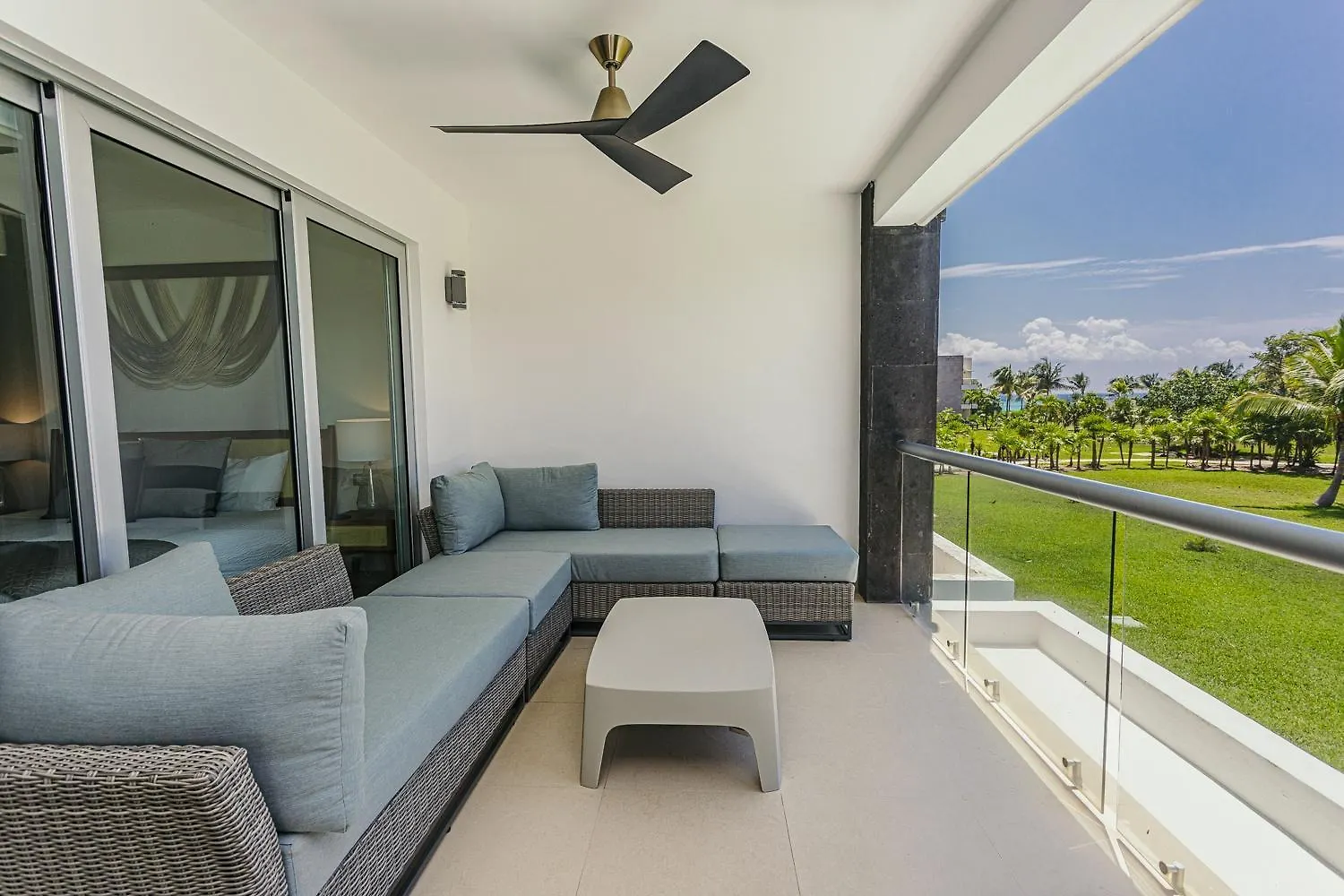 Casa Las Perlas New !! At Mareazul Condo Playa del Carmen Apartment